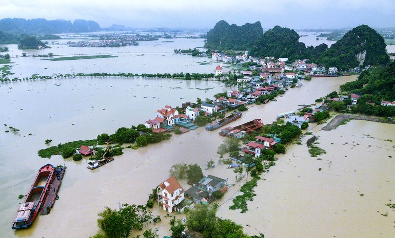 Ban Từ thiện xã hội Báo Giác Ngộ vận động và tiếp nhận cứu trợ đồng bào tại các tỉnh thành phía Bắc